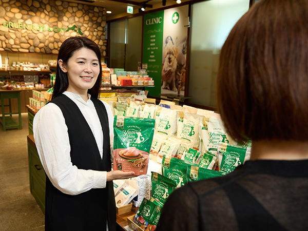 ペットの食の専門資格を持っているケア・アドバイザー