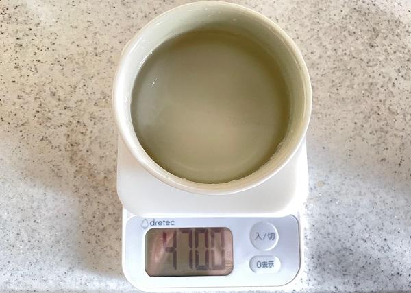 水の量を量りではかる