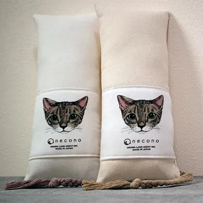 Cuddle Kicker cat & tail　オーガニックキャットニップ付き