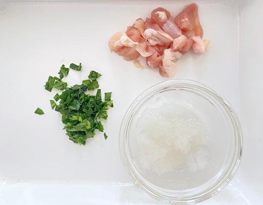 鶏肉のみぞれスープ作り方２