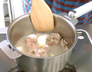 豚バラ肉とカブの煮物作り方２
