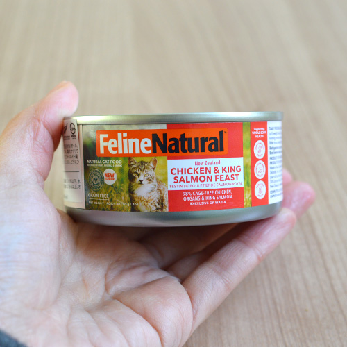 フィーライン ナチュラル プレミアム缶　チキン＆キングサーモン・フィースト